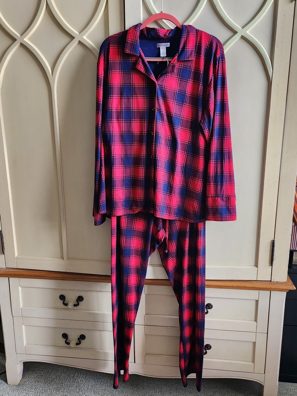 Women’s Red & Navy Plaid Long-Sleeve Flannel Pajama Set